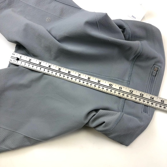 Lululemon grey 8” inseam bike shorts Size 8 - Picture 8 of 8